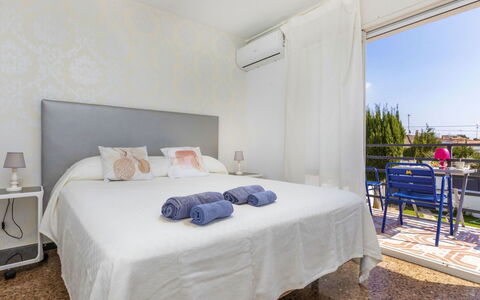 Mi Capricho: Meubles, Design Intérieur, Sol, Chambre, Sol, Lit, Drap De Lit, Literie, Pièce, Plafond