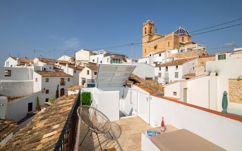 Mi Ami: Mur, Domicile, Appartement, Balcon, Peindre, Escaliers, Plante D'Appartement, Tuile