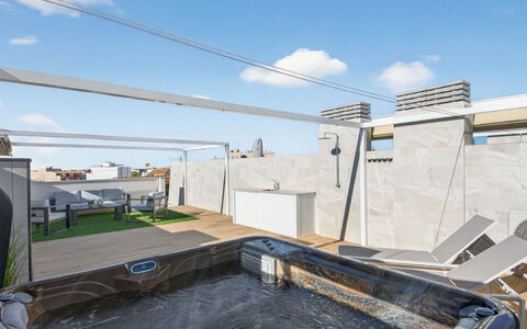 Azure Terras Private Rooftop Spa: Composite, Piscine, Hôtel, Recours, Luminaire Plomberie, Tuile, Appartement Penthouse, Aluminium
