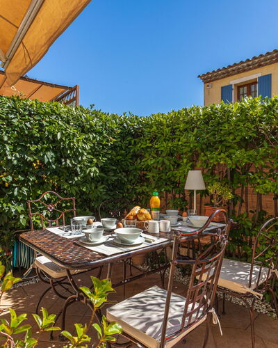 Les Migraniers 2: Meubles, Mobilier De Jardin, Tableau De Plein Air, Chaise, Table, Jardin, Arrière-Cour, Ombre, Patio, Eco Hôtel