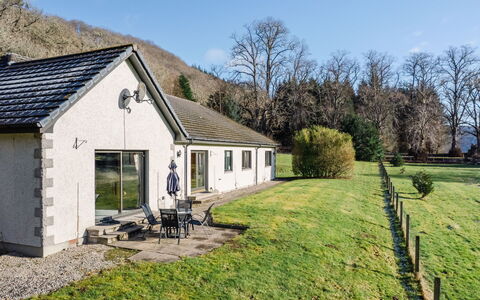 Glenmoriston Estate (2 Cottages): Meubles, Mobilier De Jardin, Tableau De Plein Air, Chaise, Table, Jardin, Arrière-Cour, Ombre, Patio, Eco Hôtel