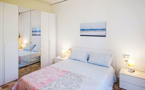 Olli: Meubles, Design Intérieur, Sol, Sol, Lit, Chambre, Bois, Pièce, Drap De Lit, Literie