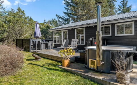 Ayen - 1.2Km from the Sea: Meubles, Bois, Design Intérieur, Sol, Sol, Chaise, Pièce, Plafond, Salon, Appartement
