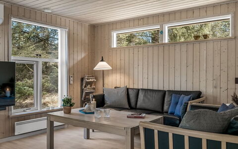 Ayen - 1.2Km from the Sea: Meubles, Bois, Design Intérieur, Sol, Sol, Chaise, Pièce, Plafond, Salon, Appartement