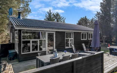 Ayen - 1.2Km from the Sea: Meubles, Bois, Design Intérieur, Sol, Sol, Chaise, Pièce, Plafond, Salon, Appartement