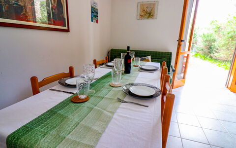 Amanda: Meubles, Table, Design Intérieur, Bois, Chaise, Sol, Table Cuisine Et Salle A Manger, Salle À Manger, Sol, Pièce