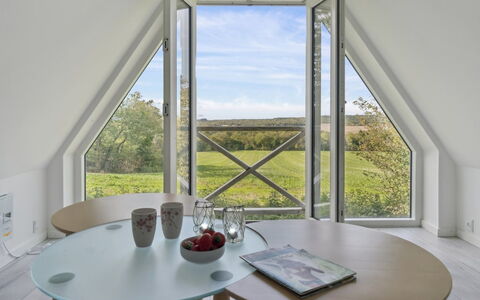 Sigbritt - 3.7Km from the Sea: Meubles, Bois, Design Intérieur, Sol, Sol, Chaise, Pièce, Plafond, Salon, Appartement