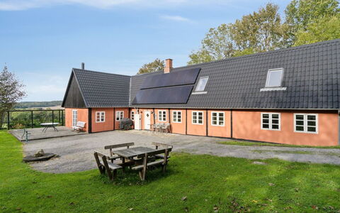 Sigbritt - 3.7Km from the Sea: Meubles, Bois, Design Intérieur, Sol, Sol, Chaise, Pièce, Plafond, Salon, Appartement