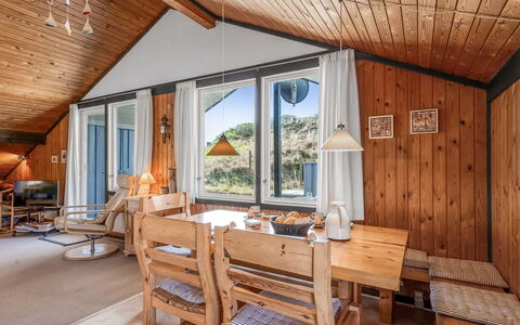 Flory - 400M from the Sea: Bois, Domicile, Maison, Chalet, Porte, Plafond, Dur, Cabane En Rondins, Porche, Tache De Bois