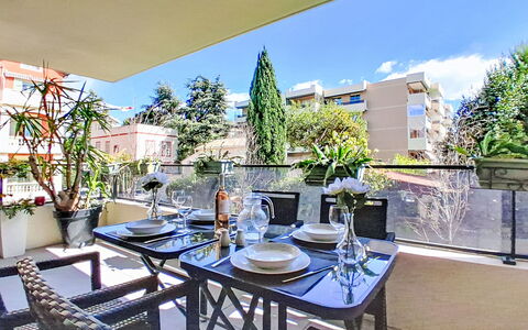 Blue Wave: Meubles, Table, Chaise, Appartement, Balcon, Condominium, Pot De Fleur, Plante D'Appartement, Ombre, Table Cuisine Et Salle A Manger