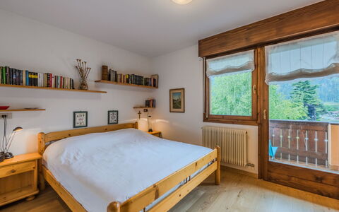Ginepro: Lit, Meubles, Design Intérieur, Chambre, Pièce, Bois, Sol, Plafond, Sol, Literie