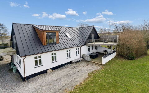 Strandulf - 1Km from the Sea: Meubles, Bois, Design Intérieur, Sol, Sol, Chaise, Pièce, Plafond, Salon, Appartement