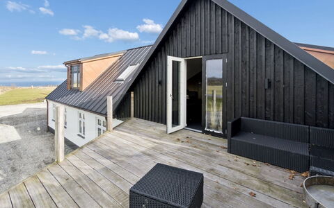 Strandulf - 1Km from the Sea: Meubles, Bois, Design Intérieur, Sol, Sol, Chaise, Pièce, Plafond, Salon, Appartement