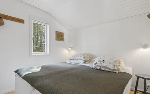 Ermelina - 150M from the Sea: Bois, Plafond, Design Intérieur, Chambre, Sol, Sol, Lit, Drap De Lit, Pièce, Literie
