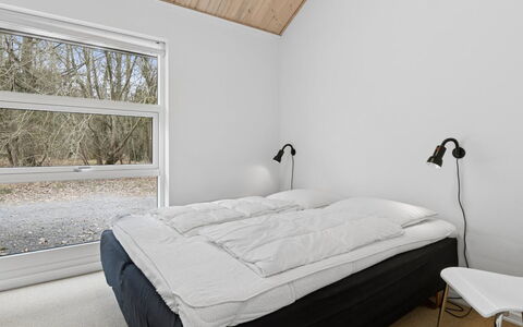 Aarre - 1Km from the Sea: Bois, Chambre, Lit, Literie, Drap De Lit, Plafond, Cadre De Lit, Pièce, Linge, Dur