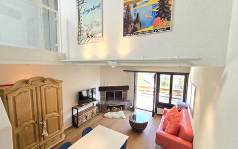 Casa la Schmetta 54: Design Intérieur, Meubles, Sol, Sol, Bois, Plafond, Canapé, Pièce, Éclairage, Salon