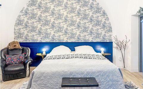 Luxury Suite 244: Meubles, Design Intérieur, Sol, Sol, Textile, Pièce, Éclairage, Plafond, Domicile, Chambre
