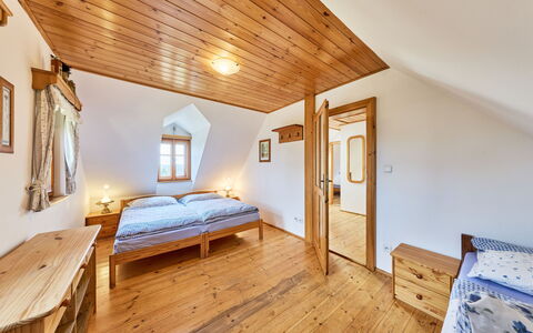 Timber Lodge with Sauna: Bois, Maison, Domicile, Chambre, Plafond, Chalet, Cadre De Lit, Lit, Dur, Hôtel