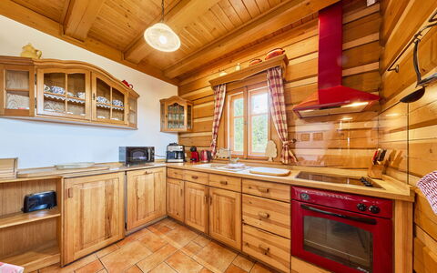Timber Lodge with Sauna: Bois, Cuisine, Tache De Bois, Domicile, Cabane En Rondins, Chalet, Dur, Cabinetry, Planche, Lumber