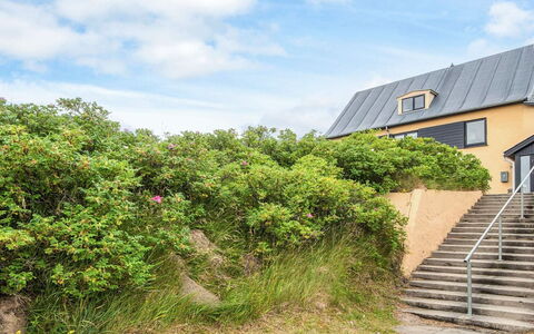 Gunhilda - 300M from the Sea: Maison, Toit, Domicile, Chalet, Cabanon, Batiments Jardin, Siding, Cour, Cabane En Rondins, Cabane