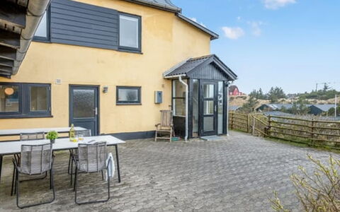 Gunhilda - 300M from the Sea: Maison, Toit, Domicile, Chalet, Cabanon, Batiments Jardin, Siding, Cour, Cabane En Rondins, Cabane