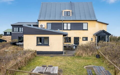 Gunhilda - 300M from the Sea: Maison, Toit, Domicile, Chalet, Cabanon, Batiments Jardin, Siding, Cour, Cabane En Rondins, Cabane