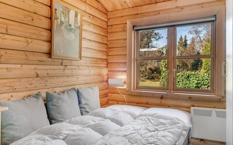 Tjarko - 690M to the Fjord: Bois, Meubles, Chambre, Domicile, Lit, Design Intérieur, Cabane En Rondins, Dur, Tache De Bois, Pièce