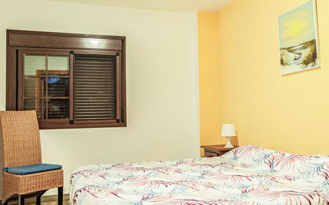 Coin 2: Meubles, Design Intérieur, Sol, Bois, Chambre, Sol, Lit, Pièce, Textile, Drap De Lit