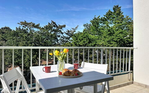 Les Criques: Meubles, Mobilier De Jardin, Table, Chaise, Tableau De Plein Air, Balcon, Porche, Plate-Forme, Table Cuisine Et Salle A Manger, Ombre