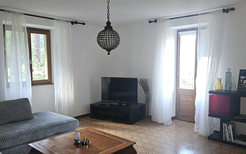 The Heritage Home: Meubles, Design Intérieur, Sol, Sol, Bois, Pièce, Salon, Éclairage, Domicile, Plafond