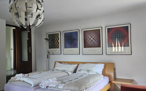 The Heritage Home: Meubles, Design Intérieur, Mur, Sol, Sol, Bois, Chambre, Plafond, Lit, Luminaire