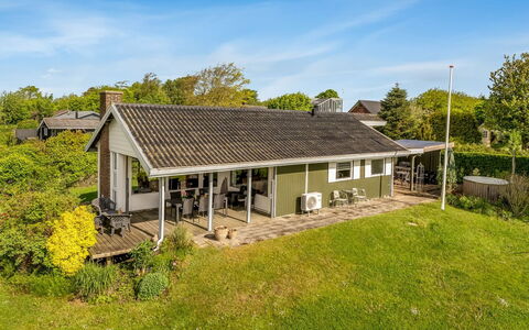 Dimo - 75M to the Fjord: Bâtiment, Maison, Toit, Domicile, Chalet, Zone Rurale, Lot Terre, Couverture De Sol, Ferme, Biens