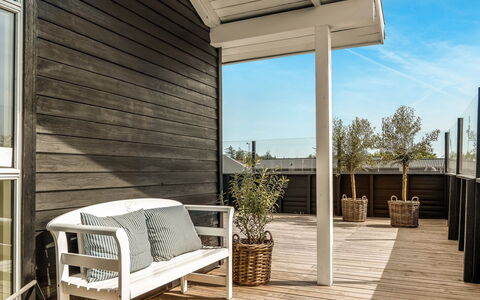 Fridhild - 450M from the Sea: Parquet, Bois, Sol, Sol, Dur, Planche, Meubles, Plate-Forme, Composite, Porche