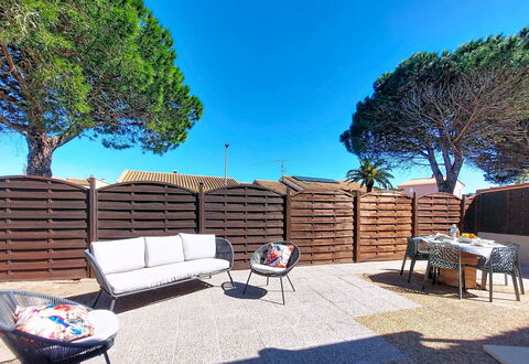 Le Mas des Oliviers: Appartement, Recours, Chaise, Ombre, Balcon, Table Cuisine Et Salle A Manger, Restaurant, Eco Hôtel, Hôtel