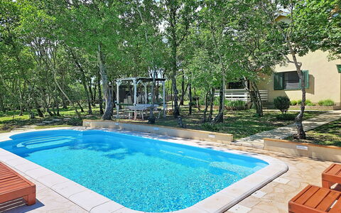 Country Pleasures Cottage: Bleu, Piscine, Mobilier De Jardin, Composite, Recours, Loisir, Ombre, Jardin, Chaise, Arrière-Cour