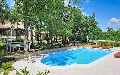 Country Pleasures Cottage: Piscine, Recours, Ombre, Loisir, Mobilier De Jardin, Eco Hôtel, Dalle, Arrière-Cour, Hacienda, Chaise