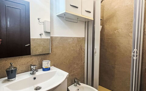 Casa Js: Luminaire Plomberie, Sol, Évier, Sol, Design Intérieur, Lavabo, Bois, Robinet, Salle De Bains, Toilette
