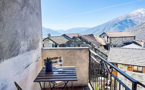 Casa Pradell: Appartement, Recours, Chaise, Ombre, Balcon, Table Cuisine Et Salle A Manger, Restaurant, Eco Hôtel, Hôtel