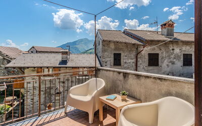 Gravedona 820: Meubles, Design Intérieur, Mur, Sol, Bois, Sol, Pièce, Plafond, Éclairage, Domicile