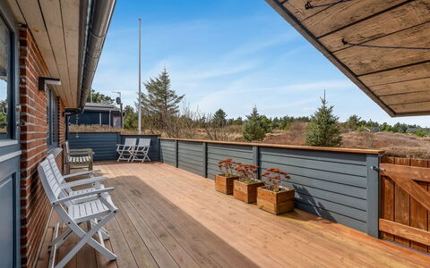 Severina - 900M from the Sea: Bois, Jardin, Arrière-Cour, Lot Terre, Domicile, Toit, Ombre, Plate-Forme, Dur, Cour
