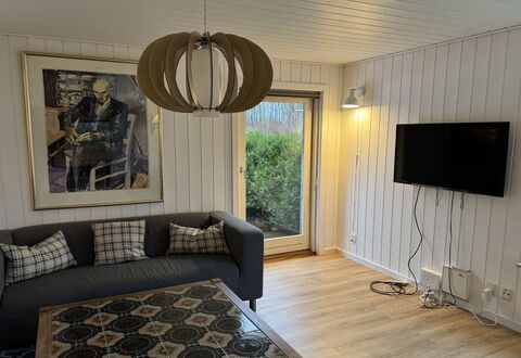 Severine - 1Km to the Fjord: Sol, Bois, Design Intérieur, Sol, Meubles, Domicile, Pièce, Salon, Tache De Bois, Plafond