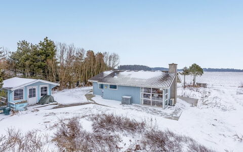 Gebko - 750M from the Sea: Maison, Domicile, Chalet, L'Hiver, Toit, Zone Rurale, Gelé, Neige, Pente, Siding