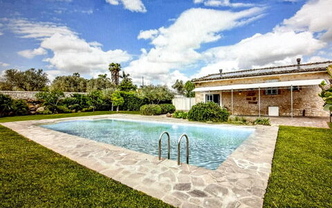 Villa Fontanazza: Piscine, Recours, Composite, Biens, Eco Hôtel, Caractéristique De L'Eau, Ferme, Arrière-Cour, Villa, Hacienda