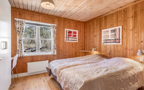 Eivi - 200M from the Sea: Bois, Chambre, Lit, Design Intérieur, Sol, Sol, Plafond, Parquet, Domicile, Drap De Lit