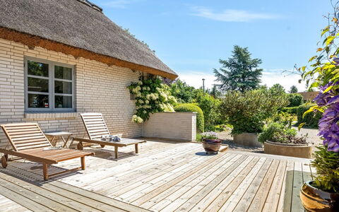 Fausta - 2Km from the Sea: Meubles, Bois, Design Intérieur, Sol, Sol, Chaise, Pièce, Plafond, Salon, Appartement