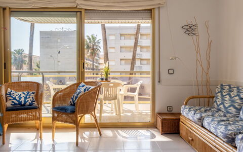 Cambrils Park B: Bois, Meubles, Sol, Sol, Design Intérieur, Appartement, Chaise, Plafond, Salon, Ombre