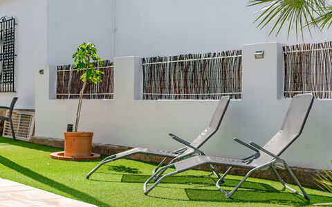 Rincón del Sol: Meubles, Bois, Chaise, Sol, Mer, Balcon, Clôture, Plate-Forme, Dur, Tache De Bois