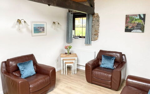 Shipload Cottage: Meubles, Bois, Chaise, Sol, Mer, Balcon, Clôture, Plate-Forme, Dur, Tache De Bois