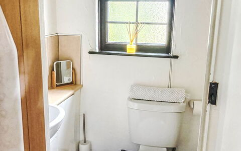 Barley Cottage: Meubles, Bois, Chaise, Sol, Mer, Balcon, Clôture, Plate-Forme, Dur, Tache De Bois