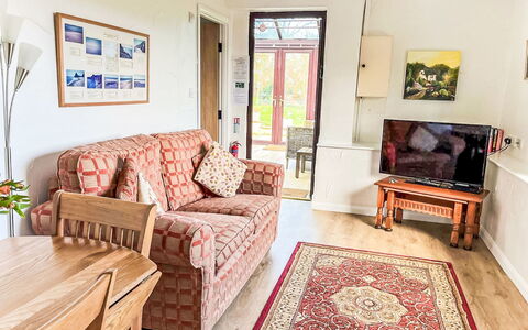 Barley Cottage: Meubles, Bois, Chaise, Sol, Mer, Balcon, Clôture, Plate-Forme, Dur, Tache De Bois